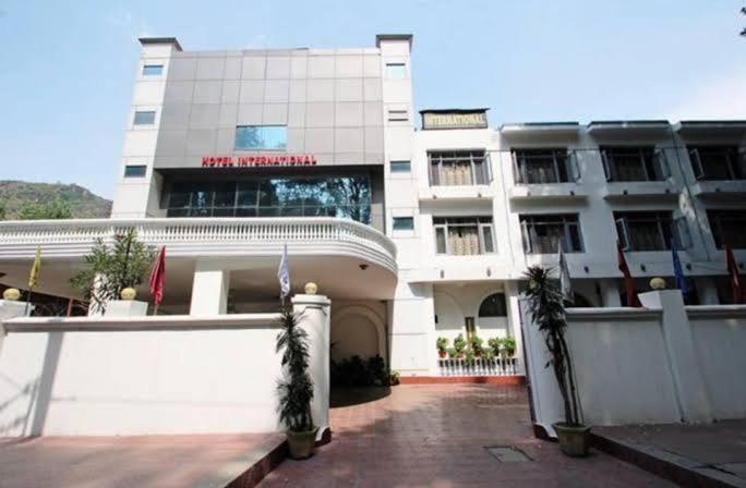 Hotel International Srinagar Dış mekan fotoğraf