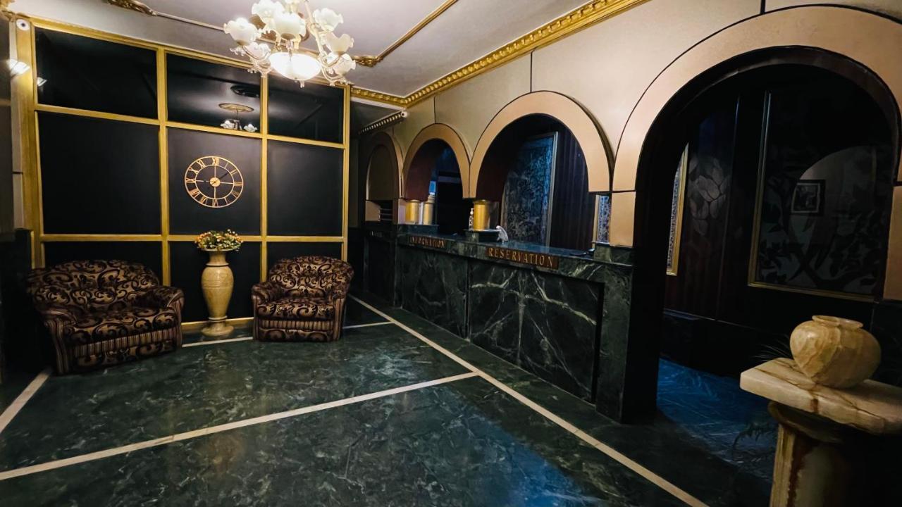 Hotel International Srinagar Dış mekan fotoğraf