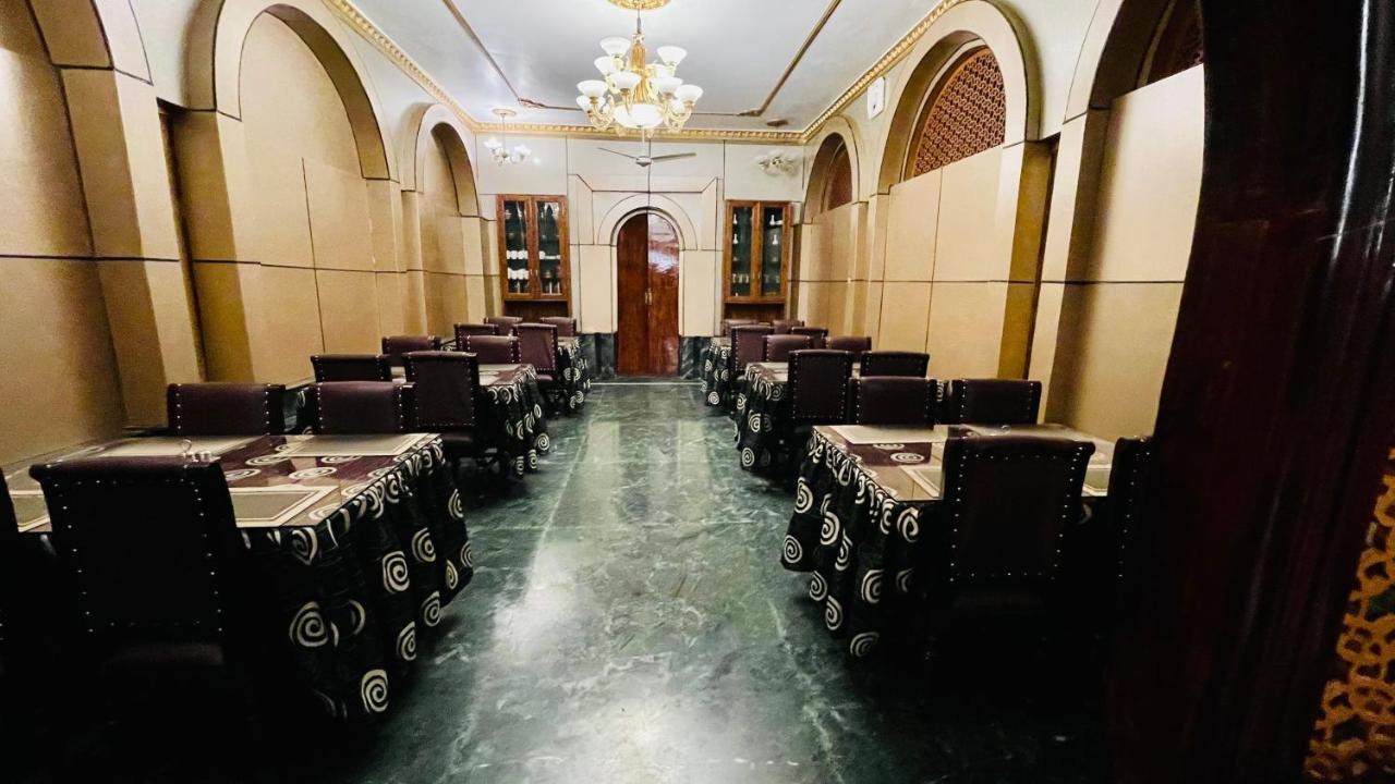 Hotel International Srinagar Dış mekan fotoğraf