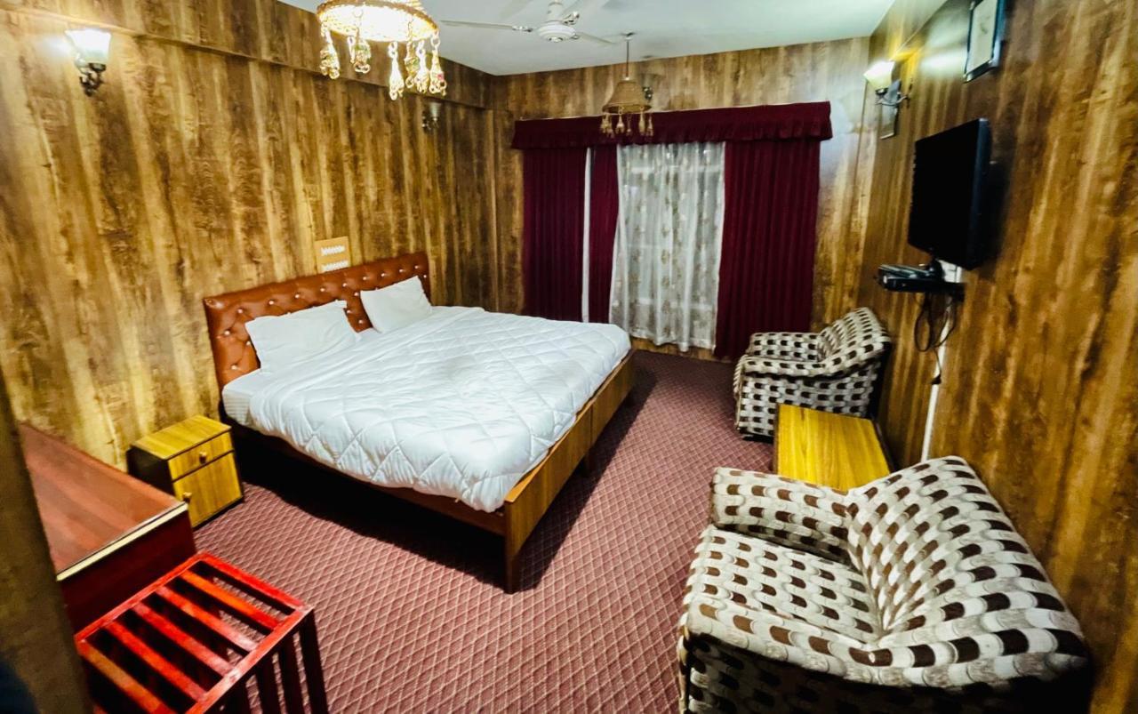 Hotel International Srinagar Dış mekan fotoğraf
