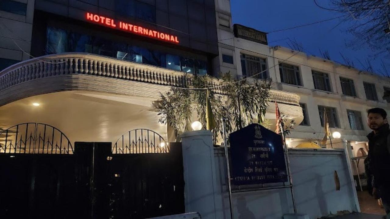 Hotel International Srinagar Dış mekan fotoğraf