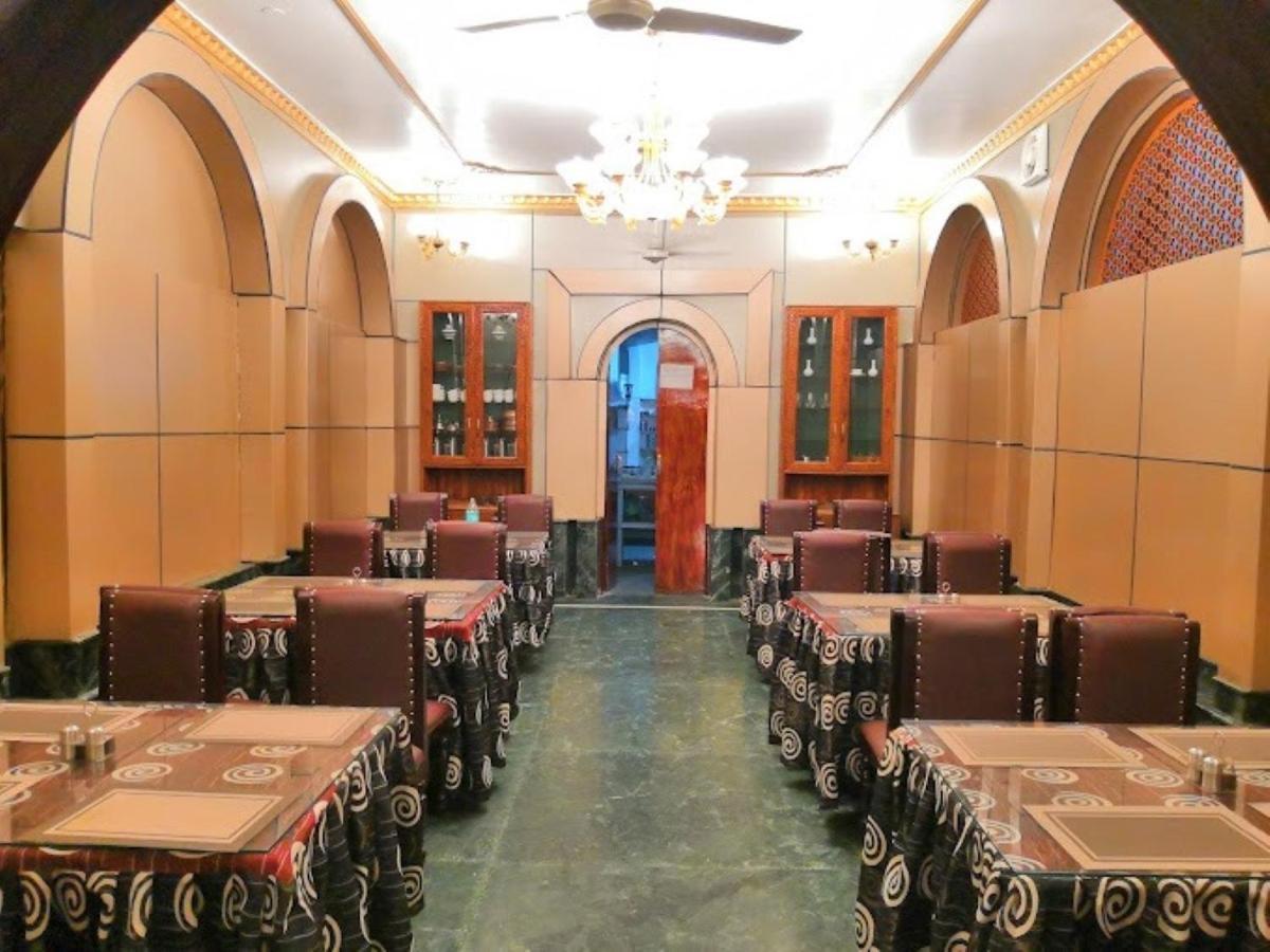 Hotel International Srinagar Dış mekan fotoğraf