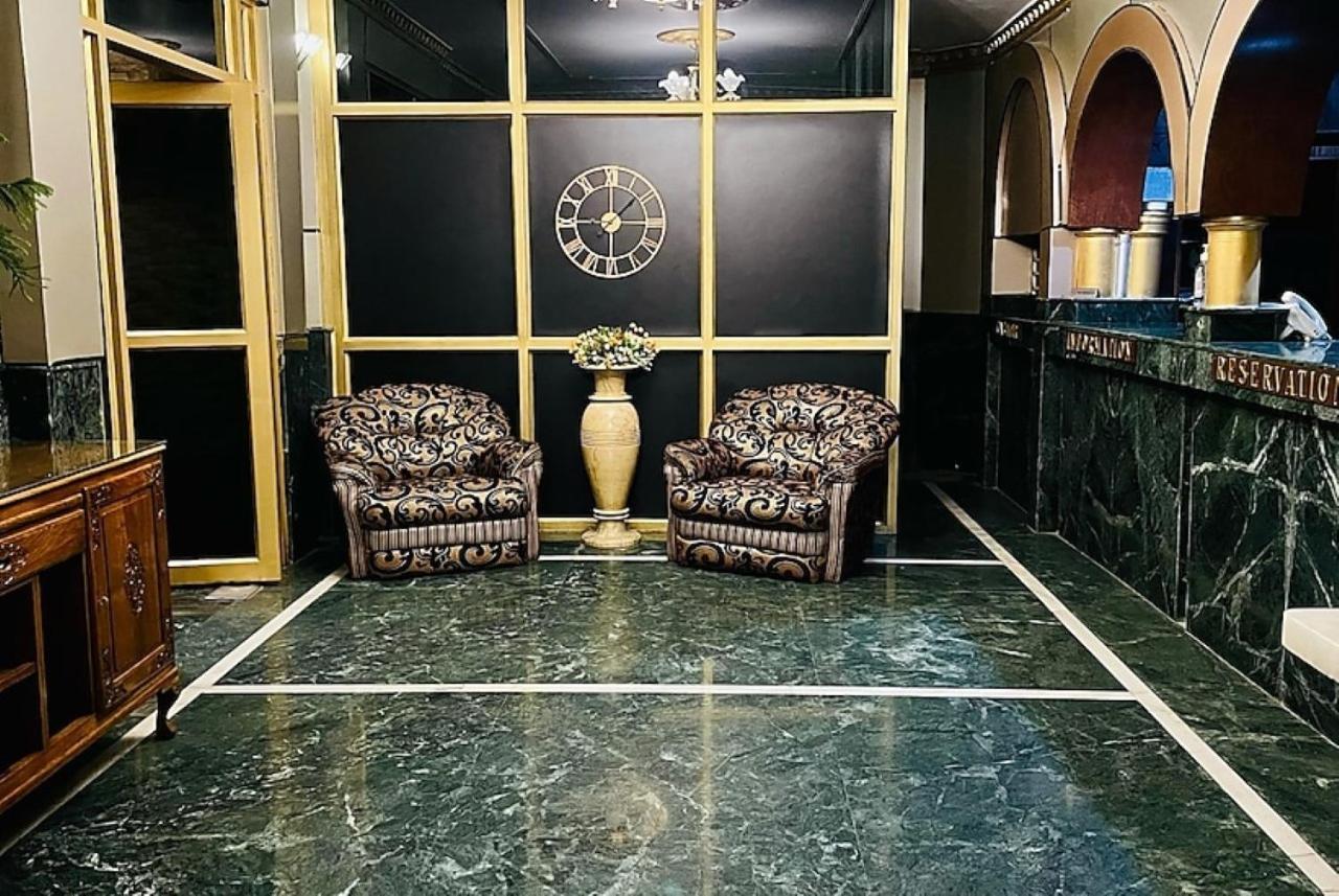 Hotel International Srinagar Dış mekan fotoğraf